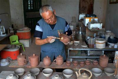 弘揚(yáng)工匠精神 傳承陶瓷技藝 推動(dòng)文化作品與非物質(zhì)文化遺產(chǎn)的傳播